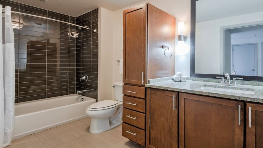 Bathroom 3, CozySuites at LTV, Dallas