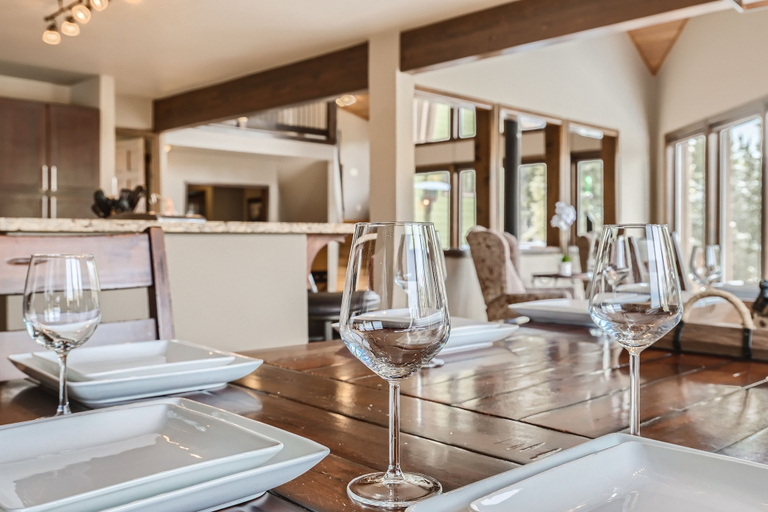 In-room dining, Moose Hill Lodge 5 Bedroom Home by RedAwning, Summit