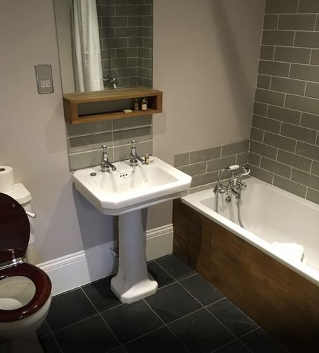Bathroom, Seymour arms, North Somerset