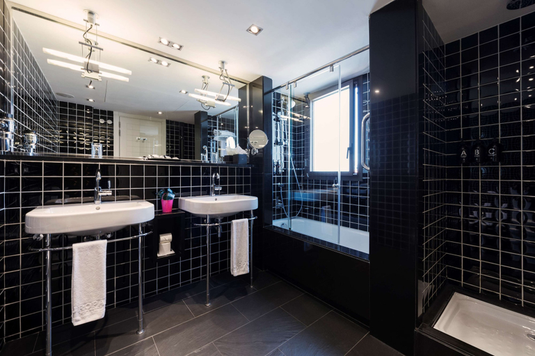 Bathroom 5, Hotel EuroPark, Barcelona