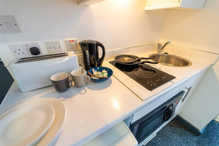 Others 5, Spacious Comfortable Studio Near the University, Birmingham