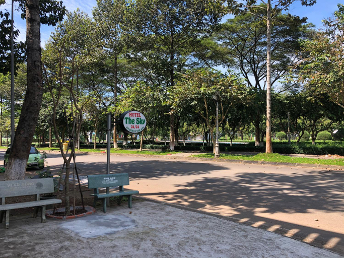 Others 5, The Sky Hotel, Thống Nhất