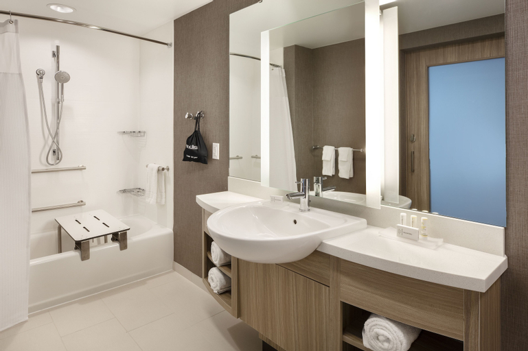 Bathroom 17