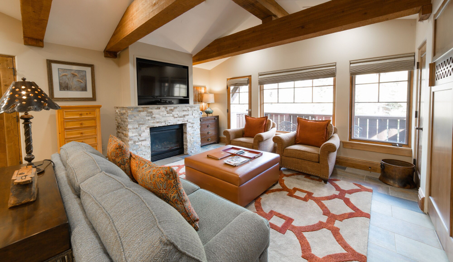 Living area 2, Studio Hotel Room by RedAwning, Summit