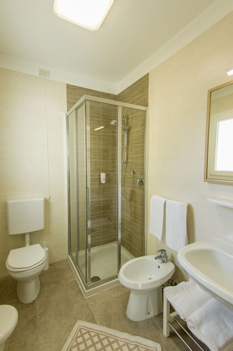 Bathroom 4, Hotel Nederland, Venezia
