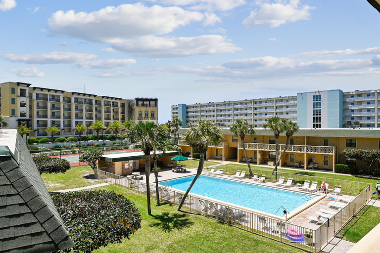 Exterior & Views 2, Venus 306 is a 3 BR steps to Pool with easy beach access - sleeps 9 by RedAwning, Okaloosa