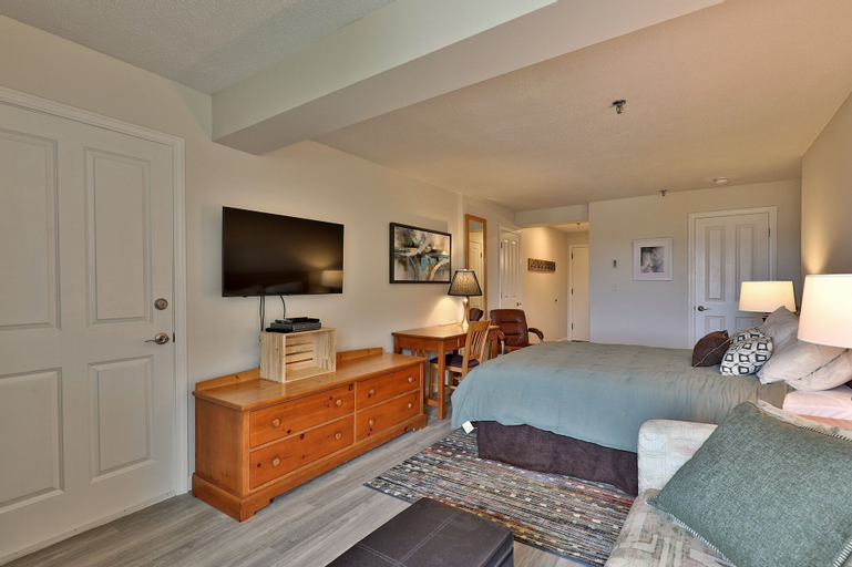 Bedroom 3, Mountain Green Resort by Killington VR - Studios, Rutland