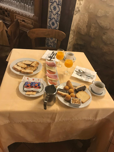 Food & Drinks 5, Hotel Tres Coronas de Silos, Burgos