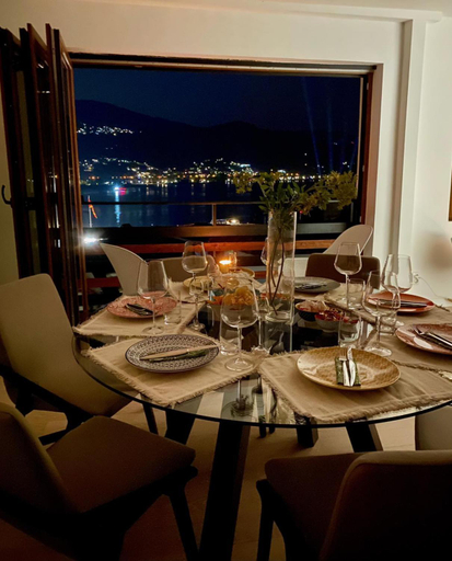 Others 5, Villa Christina