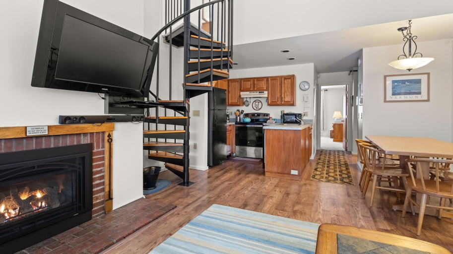 Food & Drinks, 19 Mountainside 2 Bedroom Condo by RedAwning, Washington