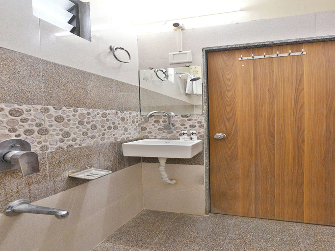 Bathroom 3, Hotel Tirupati - Ahmedabad, Ahmadabad