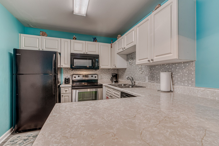Private kitchen 5, Alabama Sands Unit 2 2 Bedroom Condo by RedAwning, Baldwin