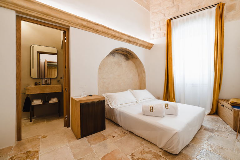 Bedroom 2, Bayit Charming Place, Bari