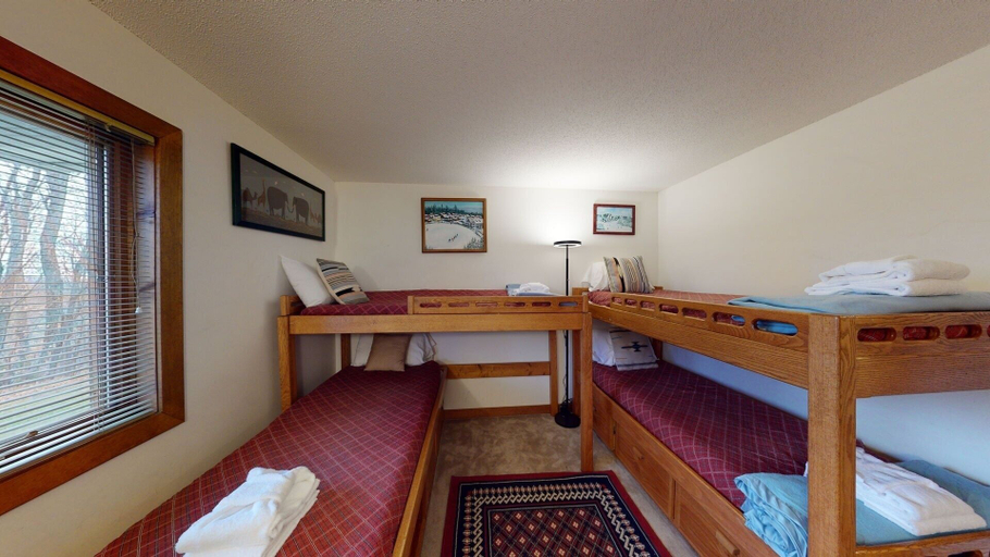 Bedroom 3, Sunrise Mountain Village by RedAwning, Rutland