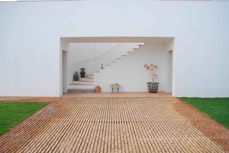 Others 5, Casa Modesta, Olhão