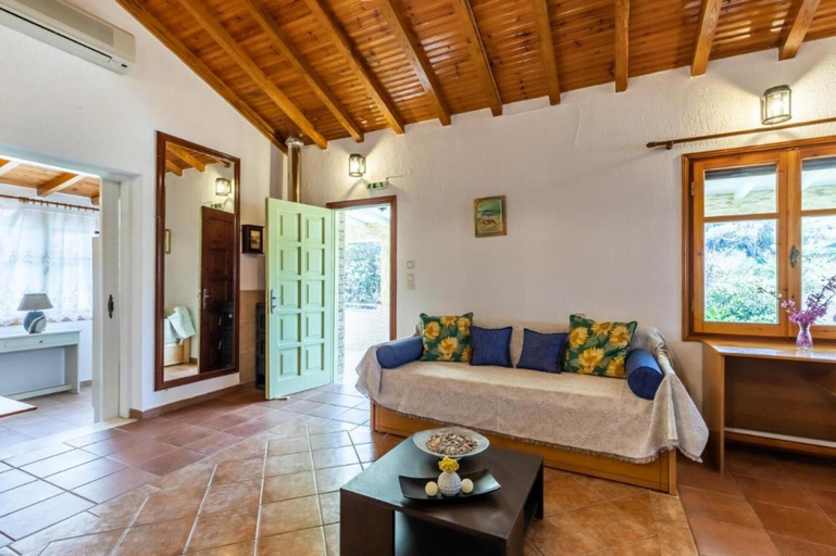 Room 4, Nerissa Cottage - Skopelos Glossa, Thessaly