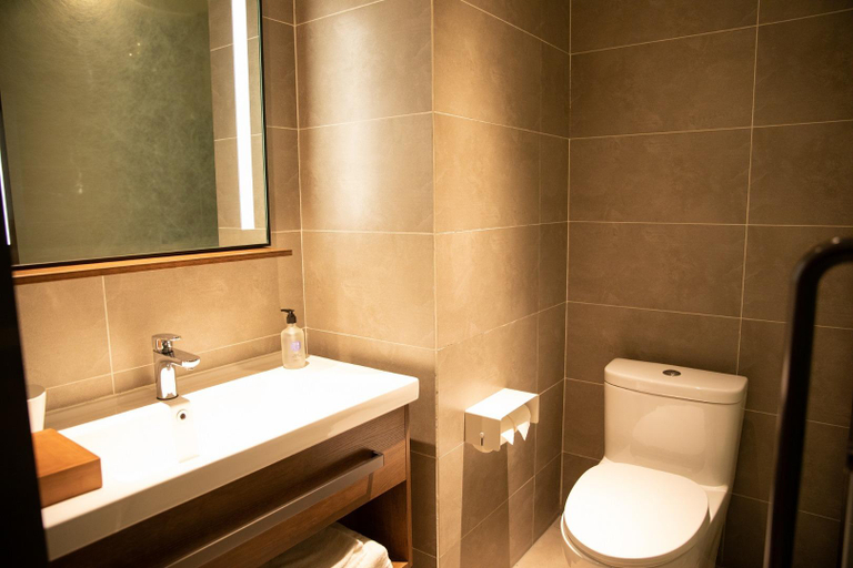 Bathroom 2, Hanting Hotel Hohhot Jinqiao Development Zone, Hohhot