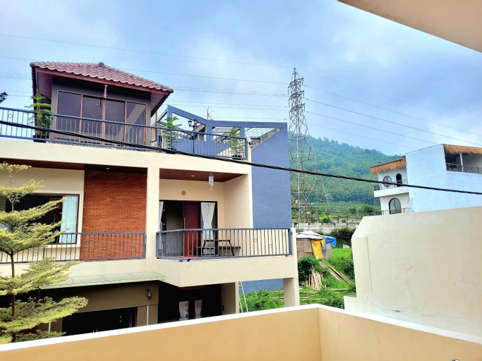 Exterior & Views 2, MG'S Villa, Malang