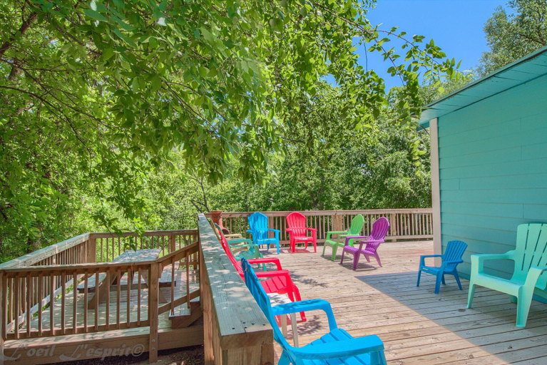 Property grounds 2, Blue Paradise Rr8554 3 Bedroom Home by RedAwning, Comal