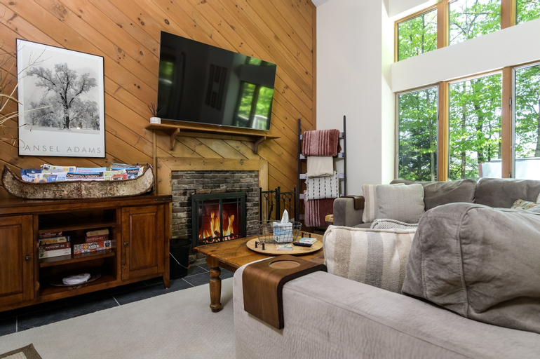 Okemo Westwood Condo 3 Bedroom Condo by RedAwning, Windsor