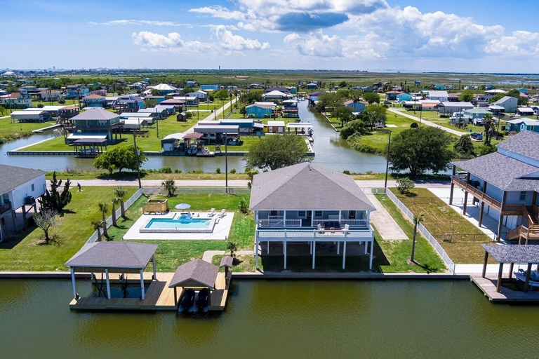 Exterior 3, Bolivar Slam 3 Bedroom Home by RedAwning, Galveston