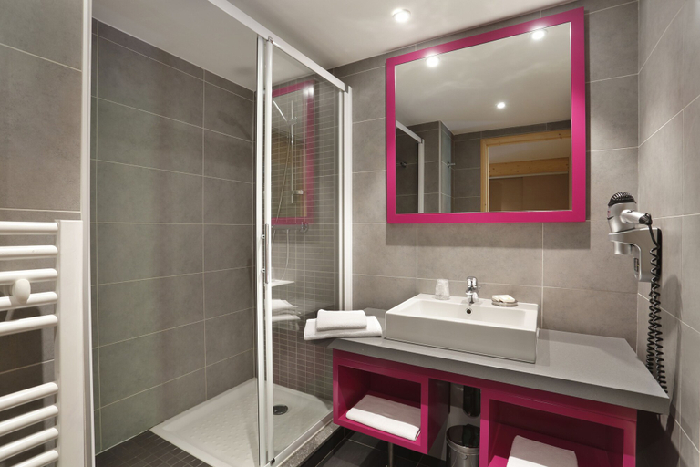 Bathroom 3, Les Roches 1500, Haute-Savoie