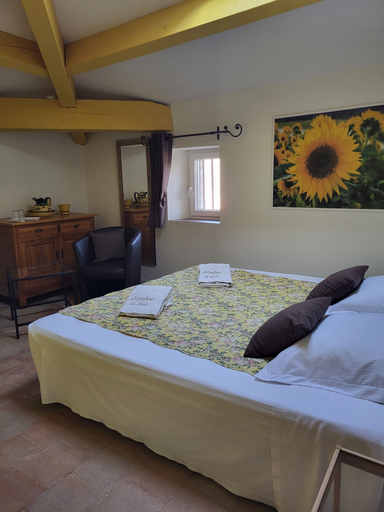 Bedroom 4, Les Parfums du Midi, Gard