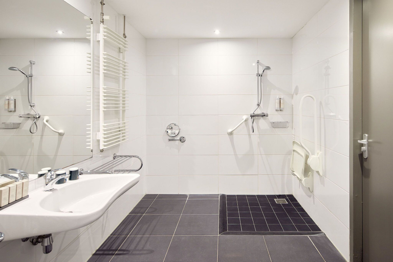 Bathroom 5, Van der Valk Hotel Drachten, Smallingerland