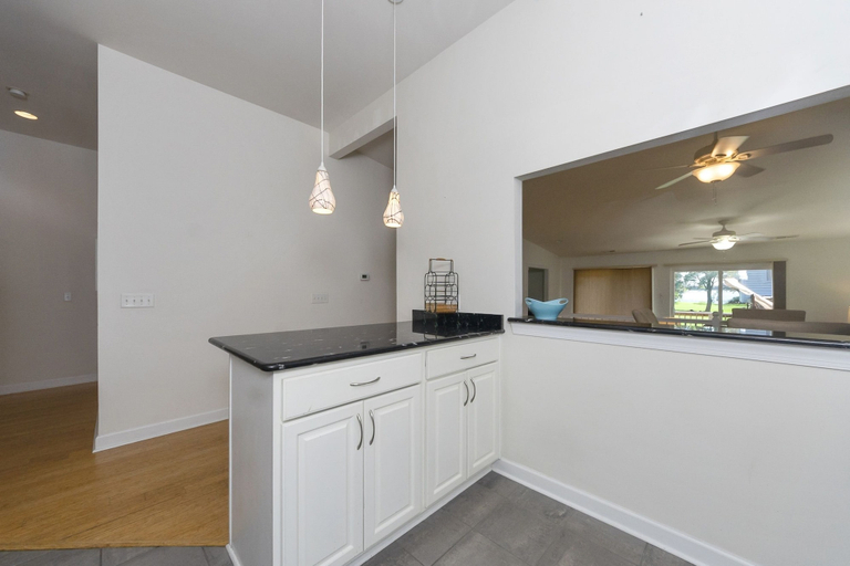 Private kitchen 4, Harbor Delight On The Bay - Private Sandy Beach! 4 Bedroom Home by RedAwning, Norfolk