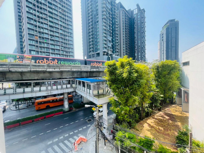 Exterior & Views 15