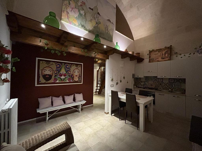 Others 5, B&B LE CUSPIDI, Taranto