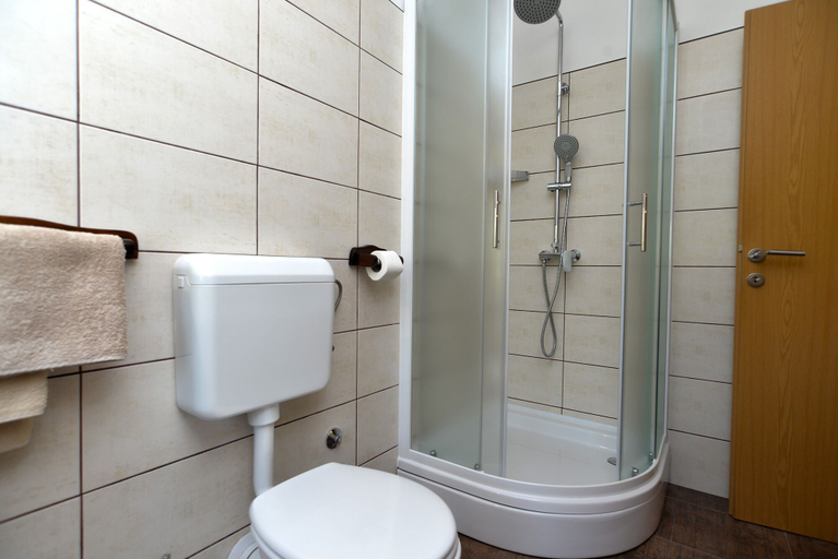 Bathroom 3, Apartment 1017, Fažana