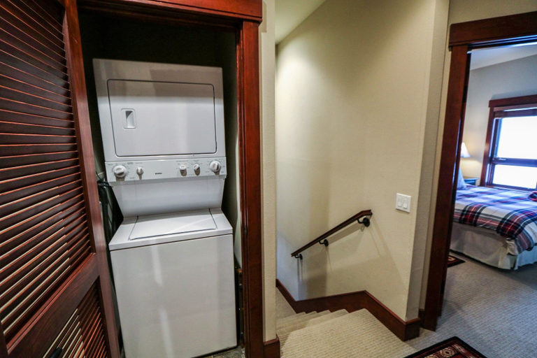 Bedroom 2, Juniper Crest Townhomes, Mono