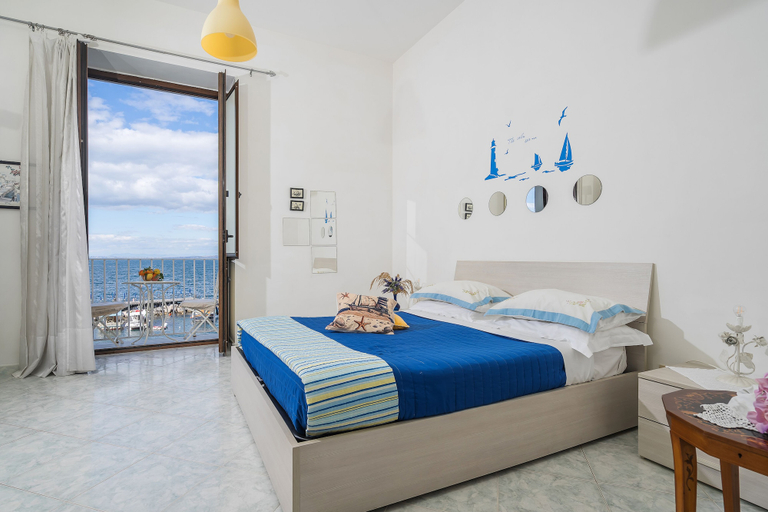 Room 2, Al Mare Apartment, Napoli