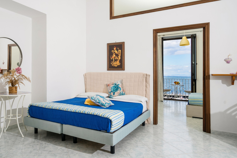 Living area 4, Al Mare Apartment, Napoli