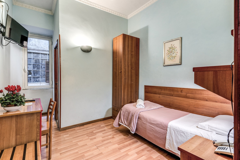 Bedroom 4, Hotel Altavilla, Rome