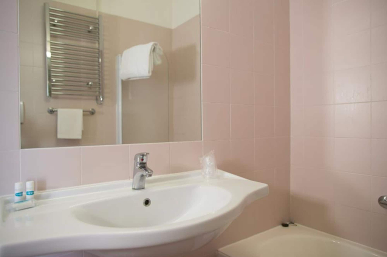 Bathroom 4, Autohotel Ravenna, Ravenna