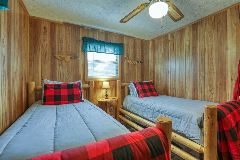Bedroom 2, Wandering Creek - 2 Bedrooms, 1 Baths, Sleeps 6 Cabin by RedAwning, Cocke