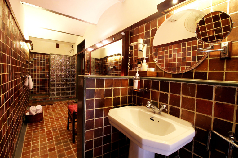 Bathroom 4, The House of MG, Ahmadabad