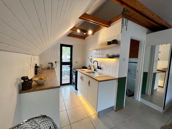 Others 4, Cosy City Cottage, Gaborone