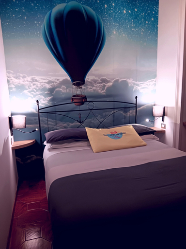 Bedroom 3, Non ci resta che Napoli, Napoli
