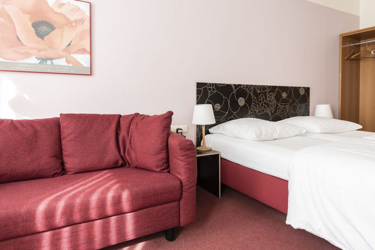 Bedroom 3, Hotel Aigner, Bonn