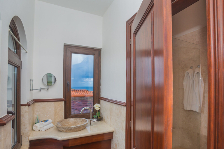 Bathroom 4, Pristine Bay 1108 4 Bedroom Home by RedAwning, Roatán