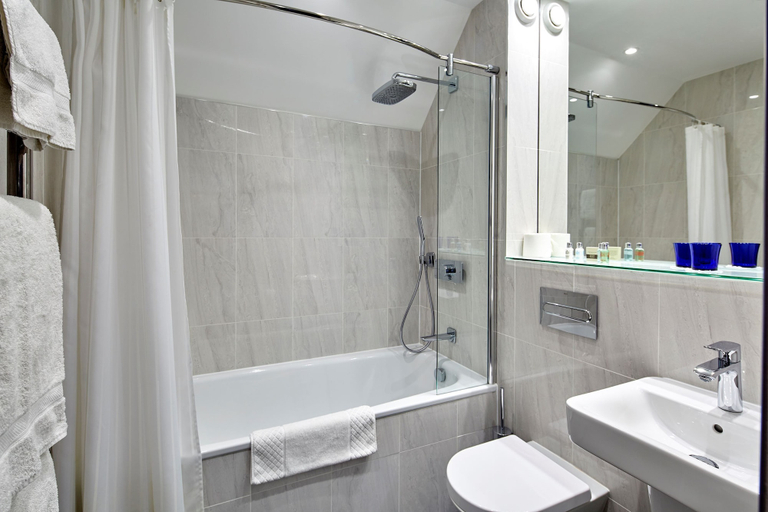 Bathroom 3, Mandolay Hotel Guildford, Surrey