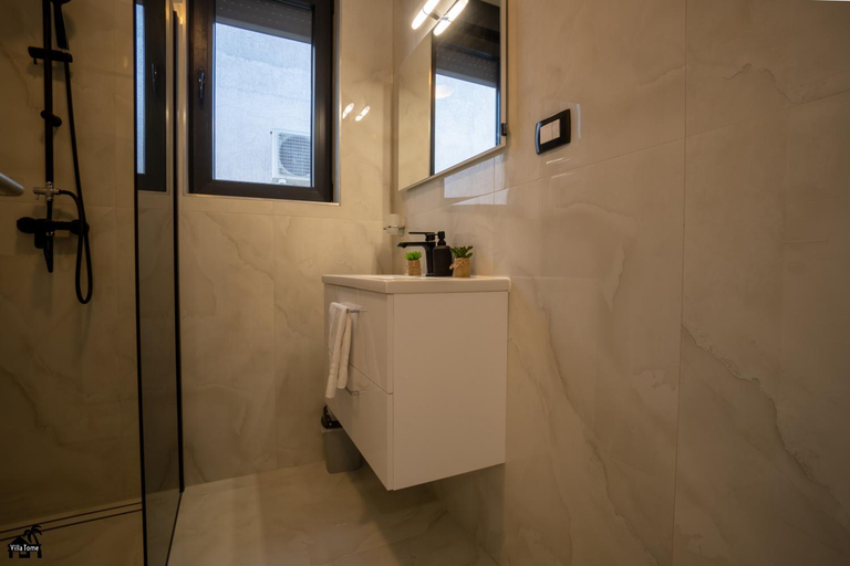 Bathroom 2, Villa Tome, Vir