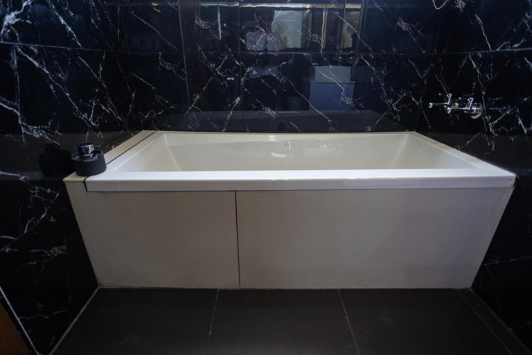 Bathroom 5, Hotel White House Munnar, Idukki