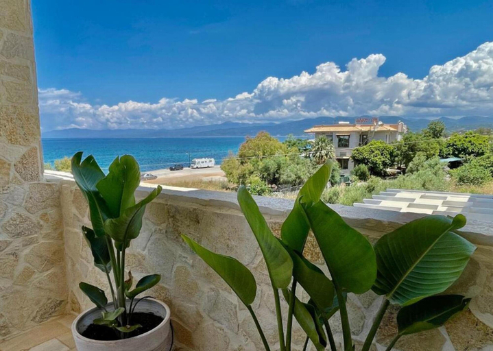 Room 4, Villa Arkadia in Trifillia, Peloponnese
