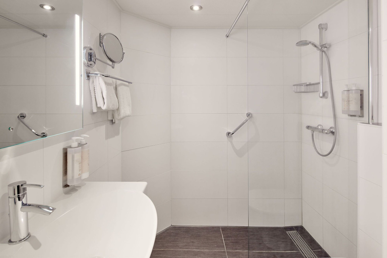 Bathroom 5, Van der Valk Hotel Drachten, Smallingerland