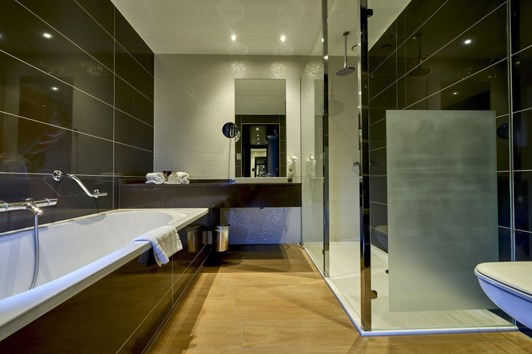 Bathroom 5, Van Der Valk Hotel Almere, Almere