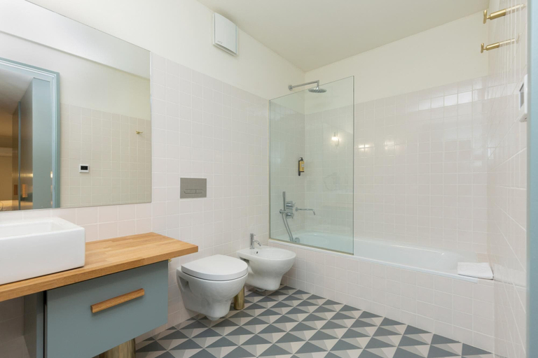 Bathroom, Feel Corporate Housing Campanh 02, Porto